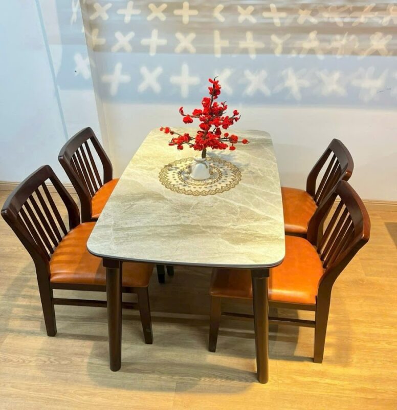 Bộ Bàn Ghế Ăn 4 Người Cho Gia Đình Bằng Gỗ
