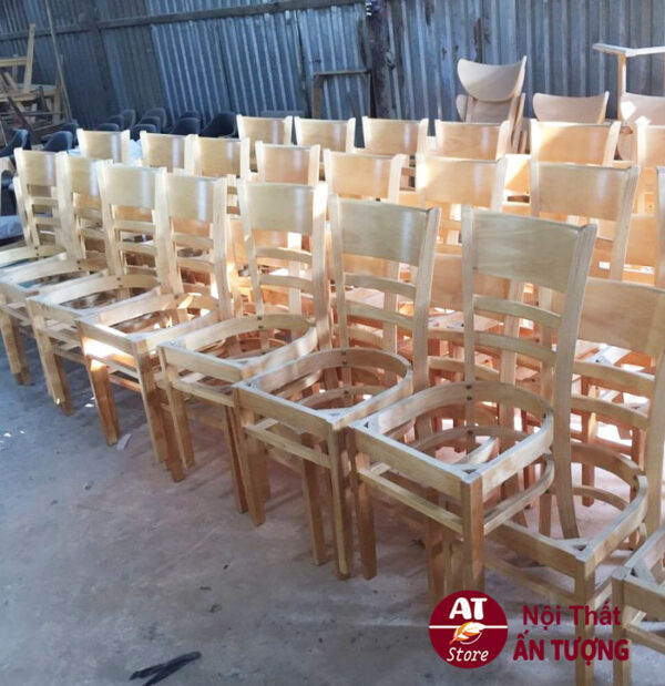 Chi tiết ghế nhà hàng lưng uốn cong với nệm êm ái