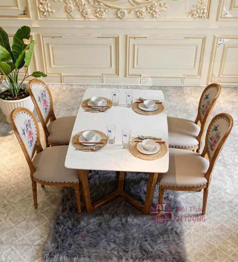 Bàn ăn 4 hoặc 6 ghế cho gia đình sang trọng
